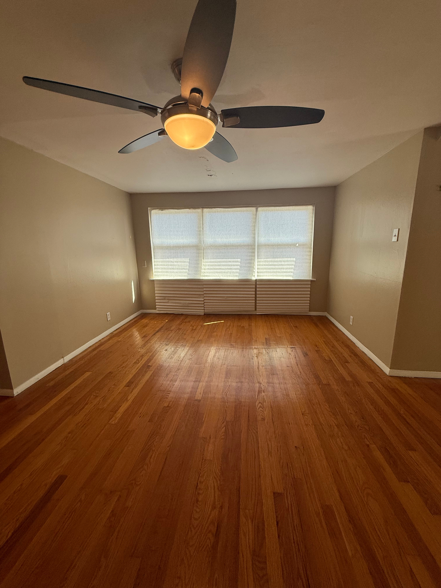Upstairs bedroom triple window angle